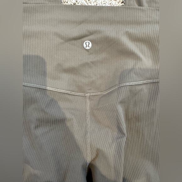 Lululemon Ribbed Align leggings - Picture 4 of 5